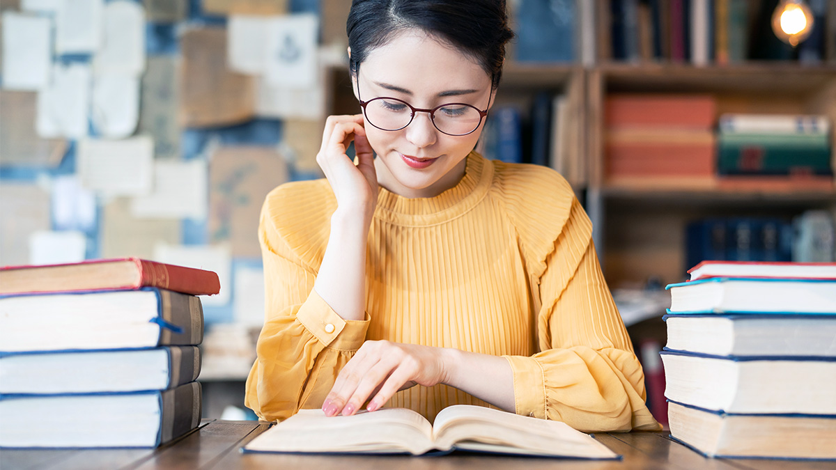 慌ただしい年度末。短時間で心潤う読書体験を！｜HAPPY WOMAN ACADEMY